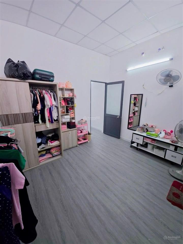 Bán gấp nhà mới hẻm oto sát mặt tiền gần luỹ bán bích, dtsd ~91m2, giá chỉ 5.x tỷ