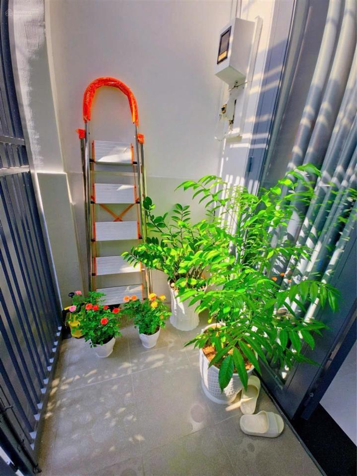 Bán gấp nhà mới hẻm oto sát mặt tiền gần luỹ bán bích, dtsd ~91m2, giá chỉ 5.x tỷ