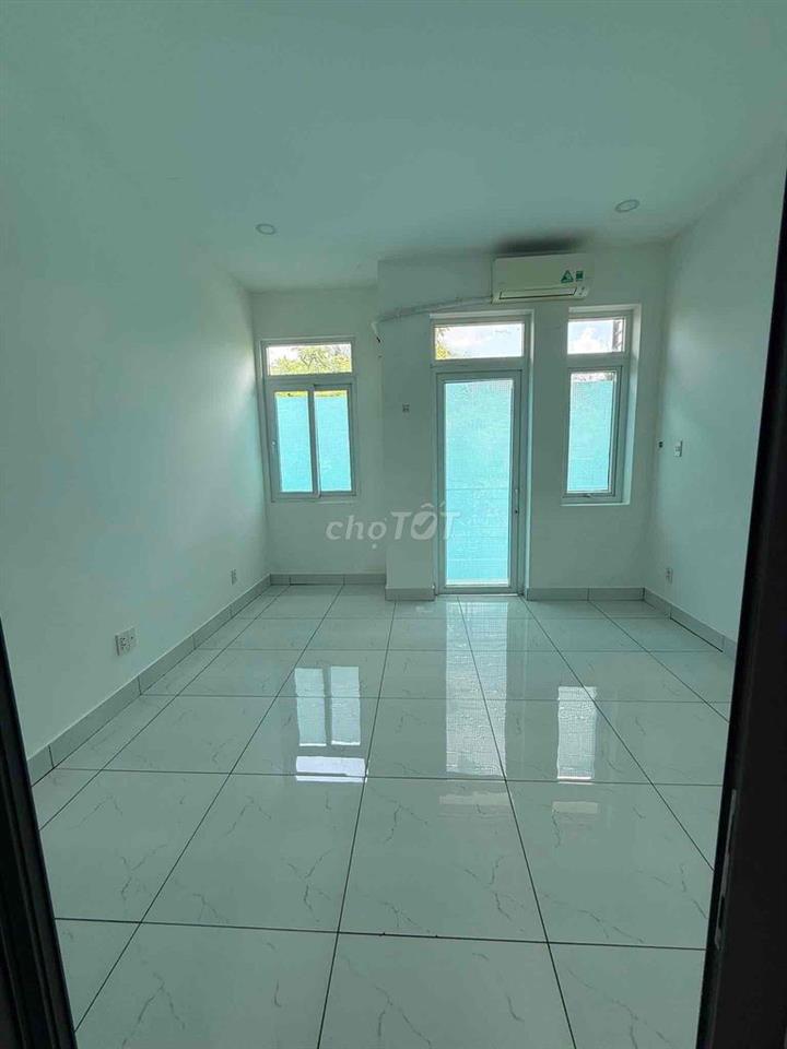 Nhà cho thuê giá rẻ ( 6triệu/ tháng) tại trung tâm Bến Lức