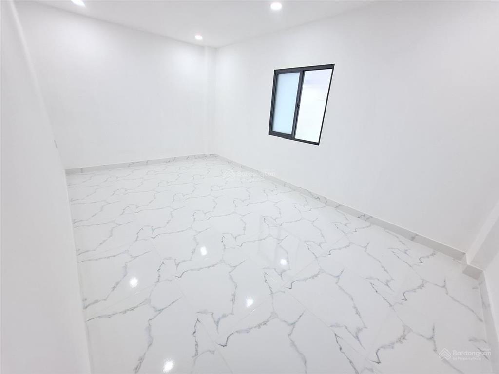 Nhà 2 tầng mặt tiền siêu vip q2 nhà mới ở liền 62m giá 6,9 tỷ