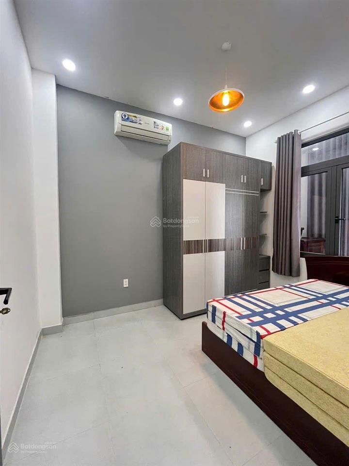 Toà nhà văn phòng trên ngã tư bình phước