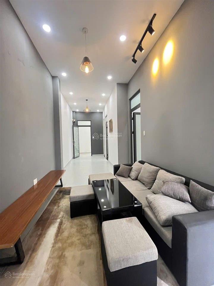 Toà nhà văn phòng trên ngã tư bình phước