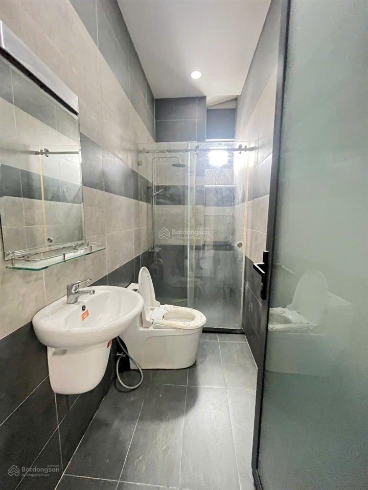 Toà nhà văn phòng trên ngã tư bình phước