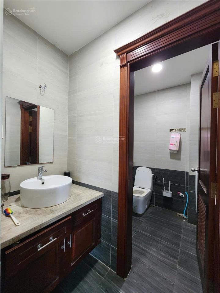 Biệt thự khu hiệp bình có hầm thoáng mát