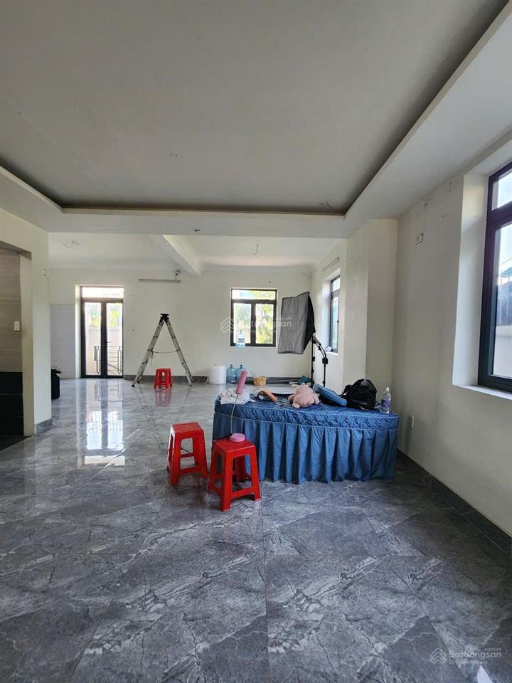 Biệt thự khu hiệp bình có hầm thoáng mát