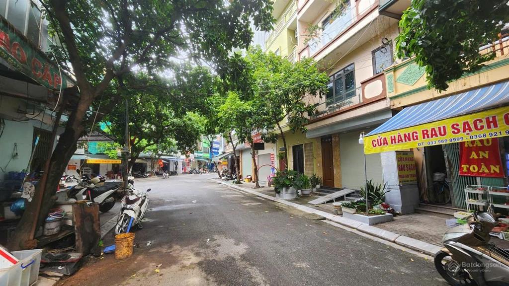 Bán nhà liền kề kđt văn phú hà đông, phân lô 3 ô tô tránh, 50m mặt tiền 5m, nhỉnh 15 tỷsổ đỏ đẹp.