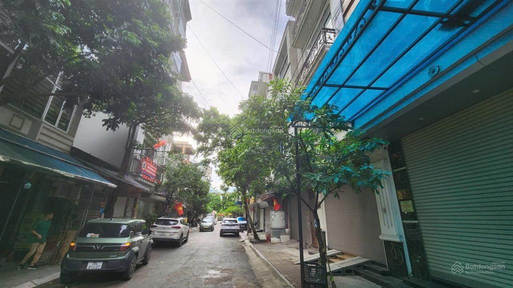 Bán nhà liền kề kđt văn phú hà đông, phân lô 3 ô tô tránh, 50m mặt tiền 5m, nhỉnh 15 tỷsổ đỏ đẹp.