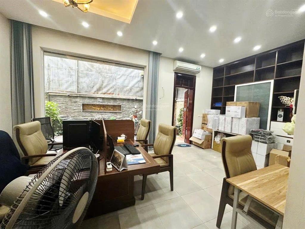 Bán biệt thự 3 tầng làng việt kiều châu âu 189m2 mặt tiền 9m  giá tốt chỉ 49,2 tỷ có thương lượng