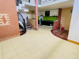 Cho thuê nhà nguyên căn ngõ 89 phạm văn đồng, ngõ nông gần phố dt 40m2 4 tầng, 4 ngủ, giá 11tr/th