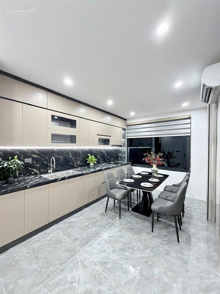 Chính chủ bán nhà riêng tại triều khúc, 9,7 tỷ, 32 m2, 3pn, 5wc, 7 tầng full nội thất.