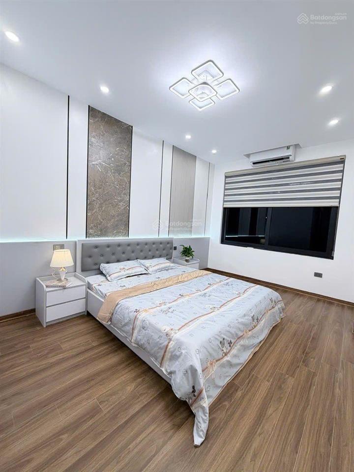 Chính chủ bán nhà riêng tại triều khúc, 9,7 tỷ, 32 m2, 3pn, 5wc, 7 tầng full nội thất.