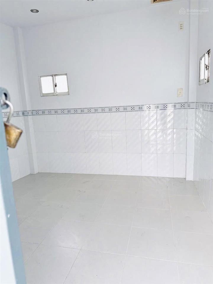 Tôi bán nhà 48 m2 sd, 1 trệt 2 lầu, tuyệt đẹp, quận 7, giá 930 triệu