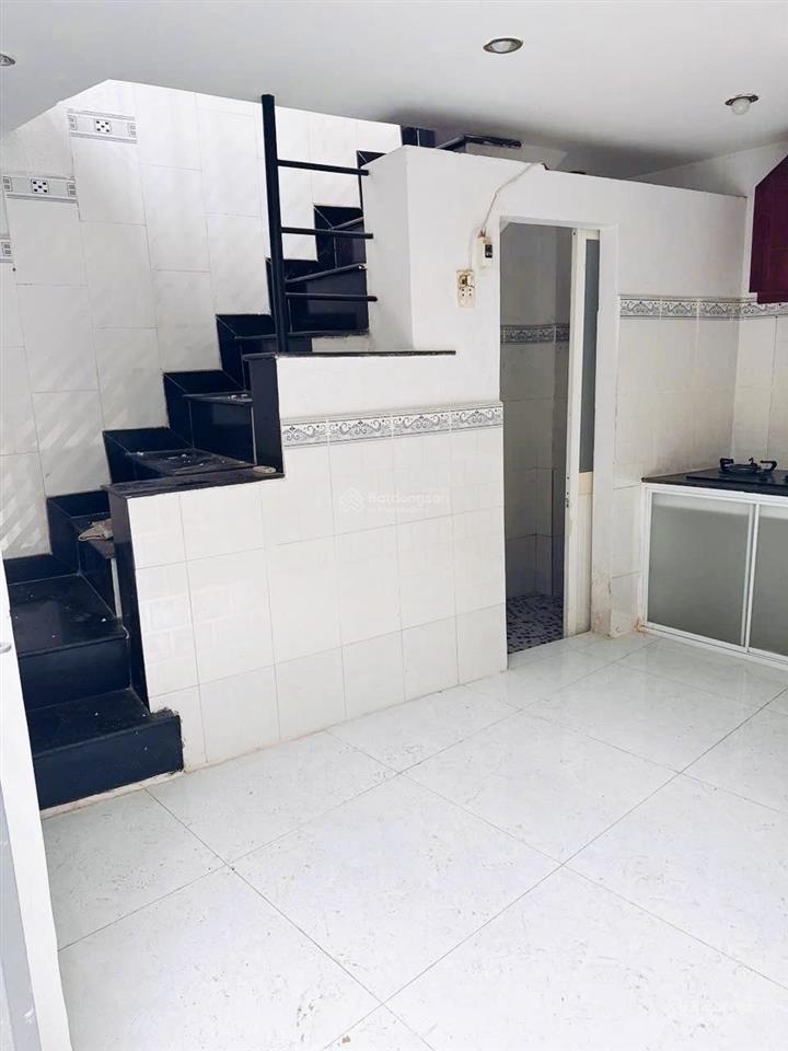 Tôi bán nhà 48 m2 sd, 1 trệt 2 lầu, tuyệt đẹp, quận 7, giá 930 triệu