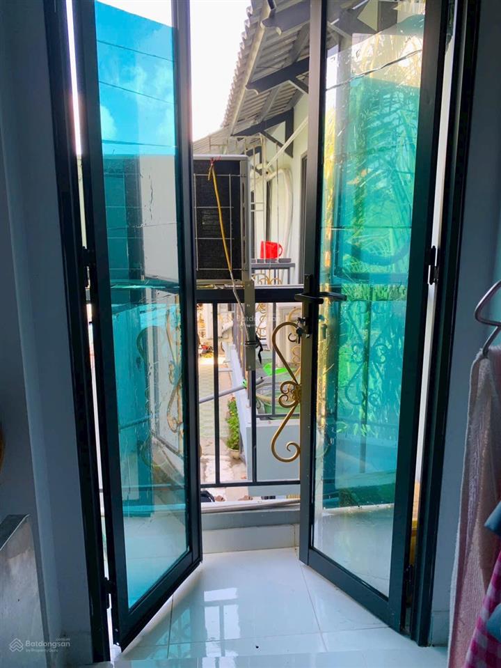 Tôi bán nhà 42 m2 sd, 1 trệt, 1 lầu, 2 pn, tuyệt đẹp, quận 7. giá 930 triệu