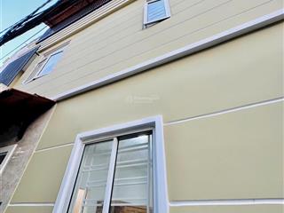 Tôi bán nhà 90 m2, 1 trệt.3 lầu đúc, sát hẽm ôtô, quận 4, giá  4,25 tỷ