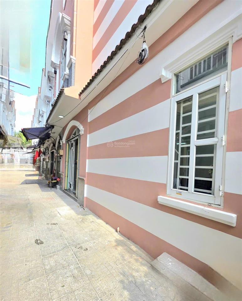 Tôi bán nhà 64 m2, sổ hồng, 1 trệt, 1 lầu, hẻm xe hơi, phú xuân, nhà bè, giá 1,59 tỷ