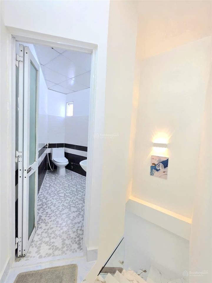 Tôi bán nhà 64 m2, sổ hồng, 1 trệt, 1 lầu, hẻm xe hơi, phú xuân, nhà bè, giá 1,59 tỷ