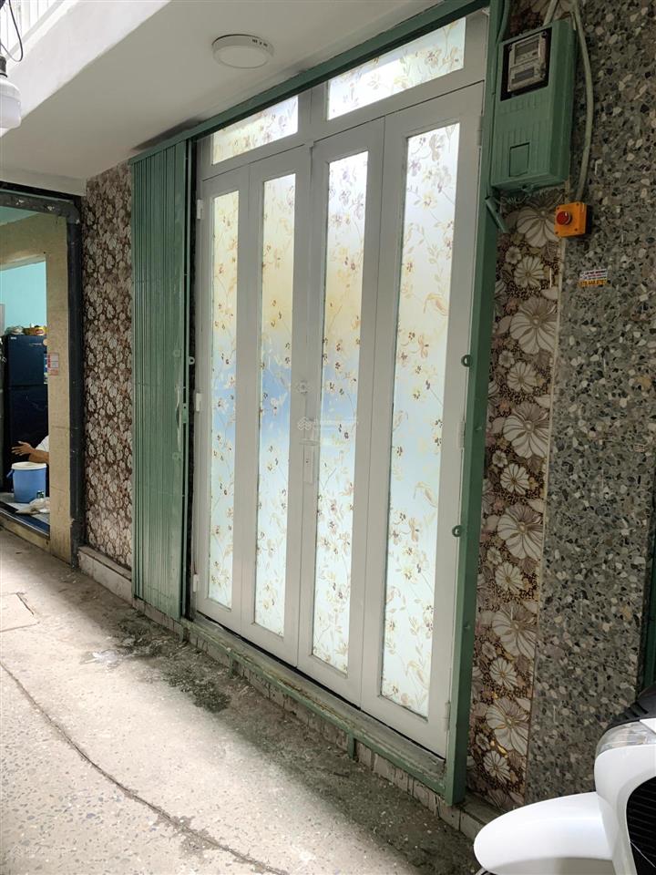 Tôi bán nhà 52m2 sd 1 trệt, 2 lầu đúc, sát hẻm xe hơi, giấy tờ hợp lệ, tuyệt đẹp. giá 1,38 tỷ