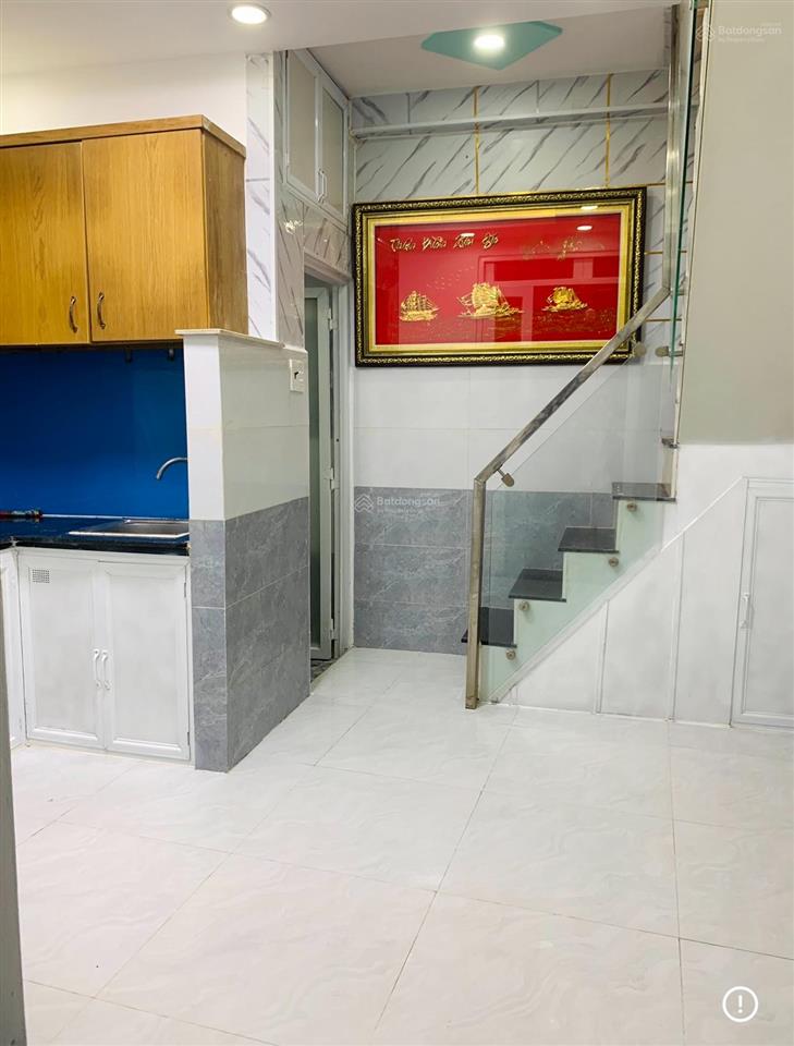 Tôi bán nhà 52m2 sd 1 trệt, 2 lầu đúc, sát hẻm xe hơi, giấy tờ hợp lệ, tuyệt đẹp. giá 1,38 tỷ