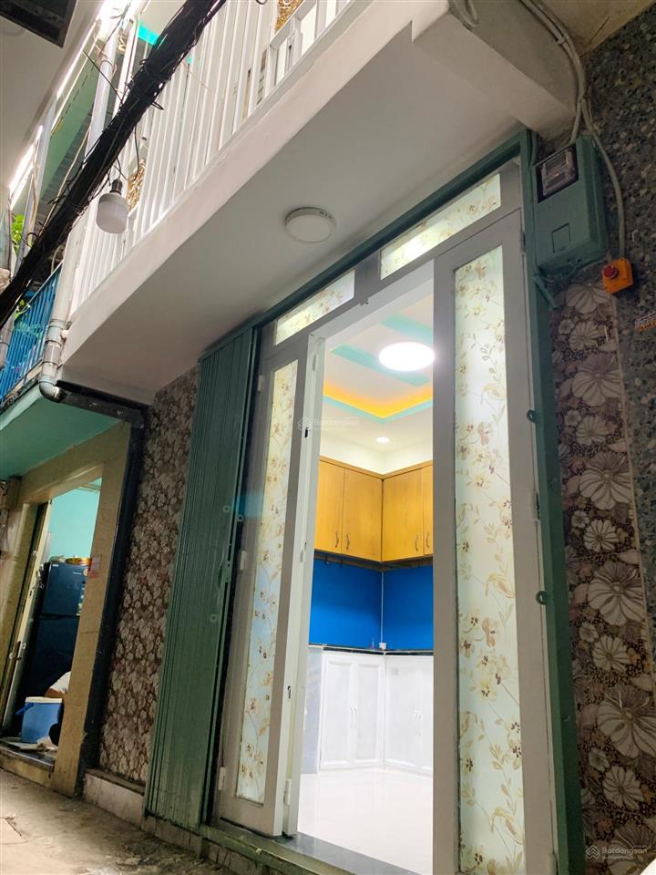 Tôi bán nhà 52m2 sd 1 trệt, 2 lầu đúc, sát hẻm xe hơi, giấy tờ hợp lệ, tuyệt đẹp. giá 1,38 tỷ