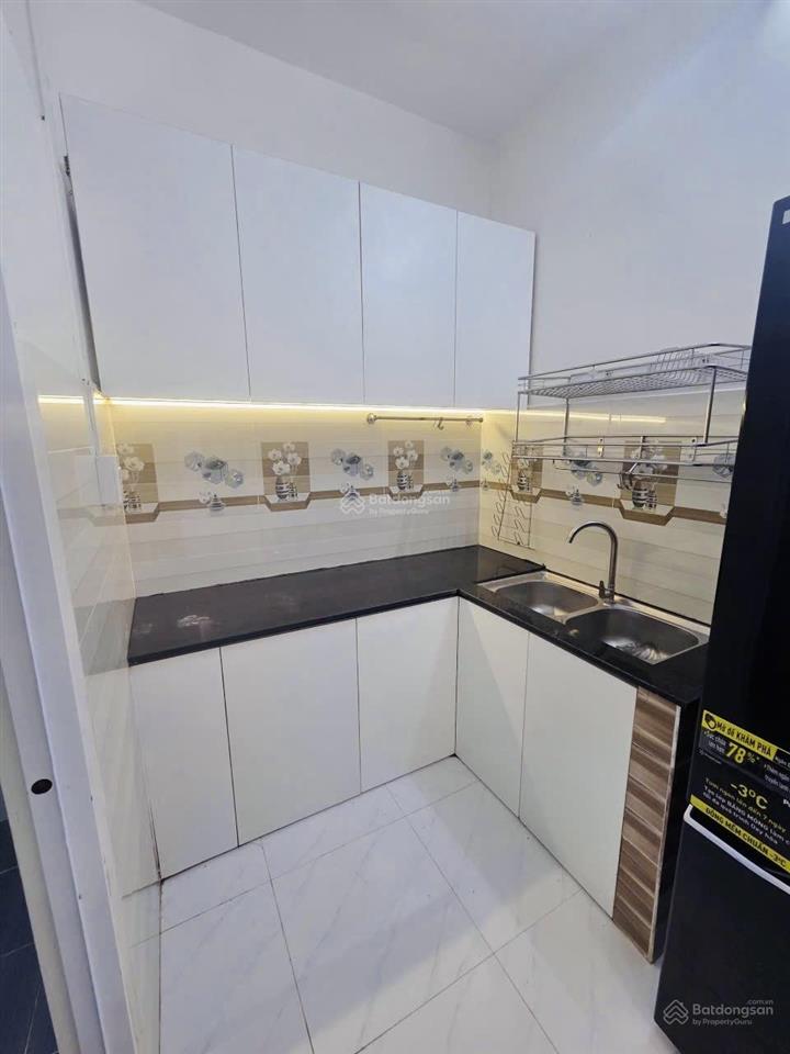 Tôi bán nhà 42 m2, 1 trệt, 1 lầu,giấy tờ hợp lệ, tuyệt đẹp, nhà bè. giá  860 triệu