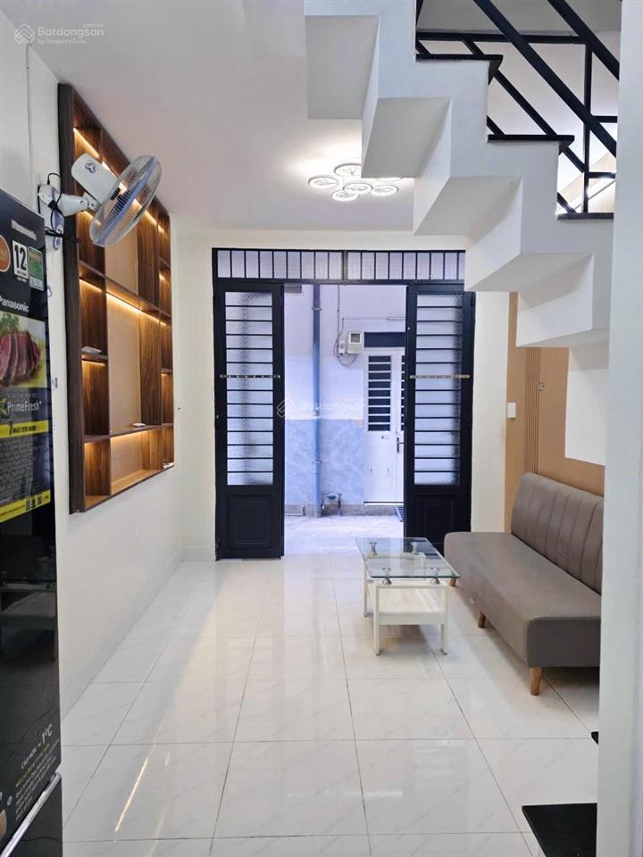 Tôi bán nhà 42 m2, 1 trệt, 1 lầu,giấy tờ hợp lệ, tuyệt đẹp, nhà bè. giá  860 triệu
