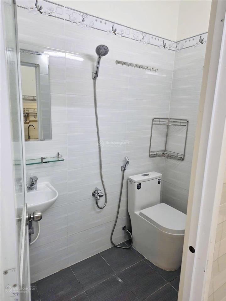 Tôi bán nhà 42 m2, 1 trệt, 1 lầu,giấy tờ hợp lệ, tuyệt đẹp, nhà bè. giá  860 triệu