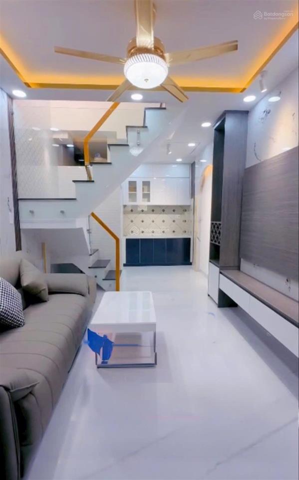 Tôi bán nhà 46m2 sd, 1 trệt. 1 lầu, 2 pn, 2 wc, tuyệt đẹp, sát hẻm xe hơi, quận 7, giá 1,8 tỷ