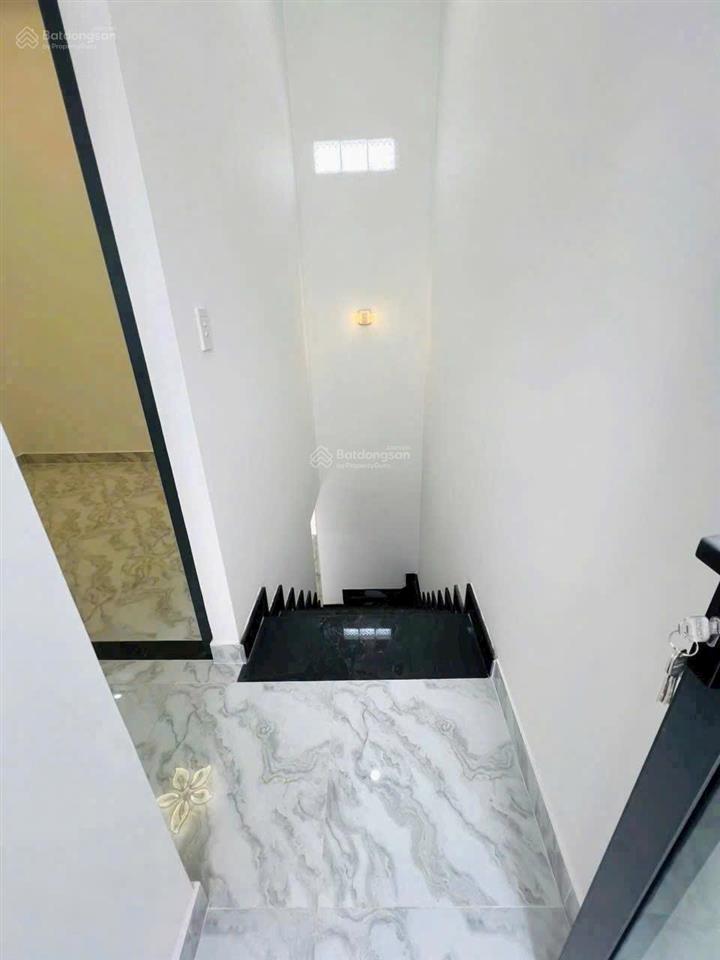 Tôi bán nhà 40 m2 sd, sổ hồng, 1 trệt 1 lầu. 2 pn. tuyệt đẹp. quận 7, giá 1,59 tỷ