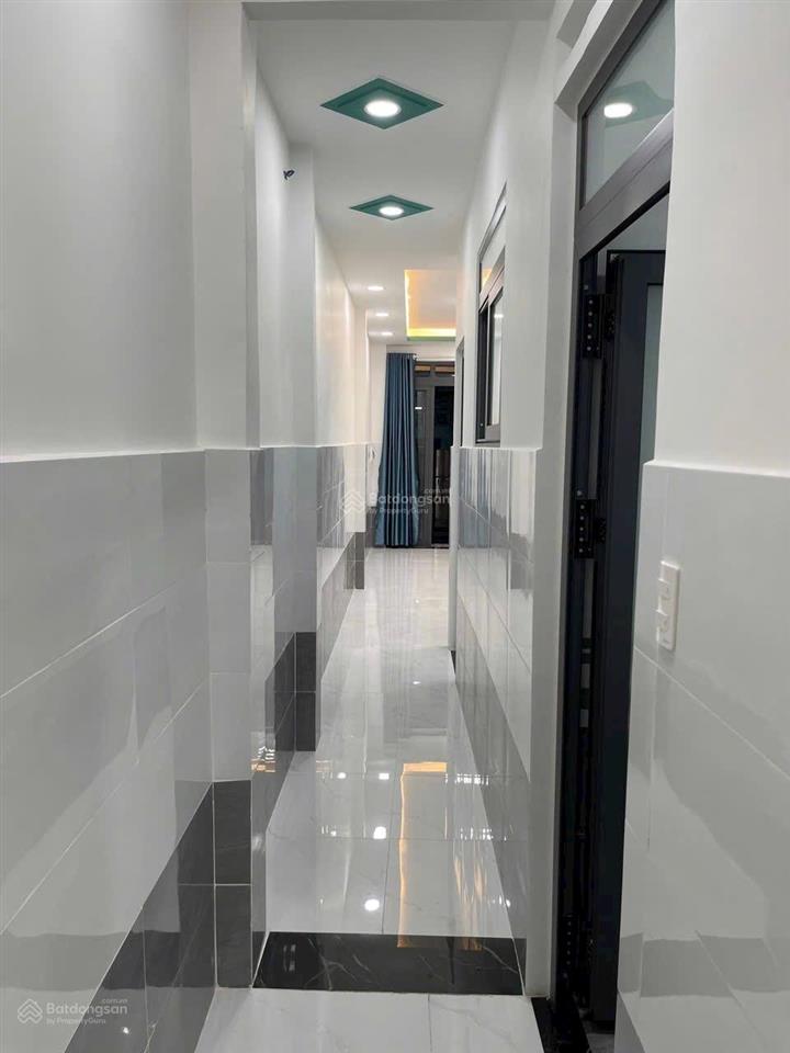 Tôi bán nhà 60m2 sd, 1 trệt, 1 lầu, ôtô đậu trước nhà, tuyệt đẹp. quận 7. giá 2,49 tỷ
