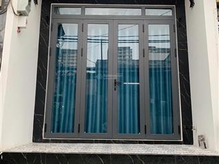 Tôi bán nhà 60m2 sd, 1 trệt, 1 lầu, ôtô đậu trước nhà, tuyệt đẹp. quận 7. giá 2,49 tỷ