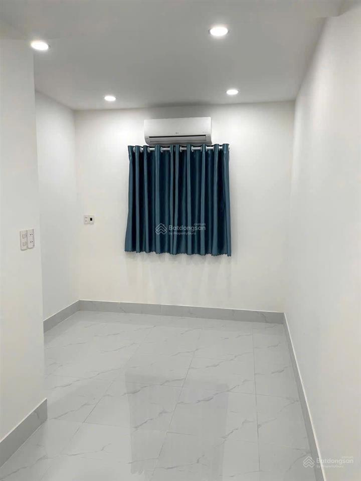 Tôi bán nhà 60m2 sd, 1 trệt, 1 lầu, ôtô đậu trước nhà, tuyệt đẹp. quận 7. giá 2,49 tỷ