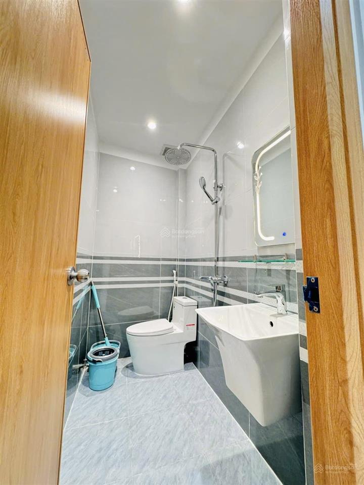 Tôi bán nhà 88 m2, 1 trệt, 1 lầu, sông hồng riêng. tuyệt đẹp, p. phú thuận , quận 7.giá  4,95 tỷ