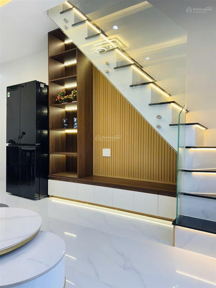 Tôi bán nhà 88 m2, 1 trệt, 1 lầu, sông hồng riêng. tuyệt đẹp, p. phú thuận , quận 7.giá  4,95 tỷ