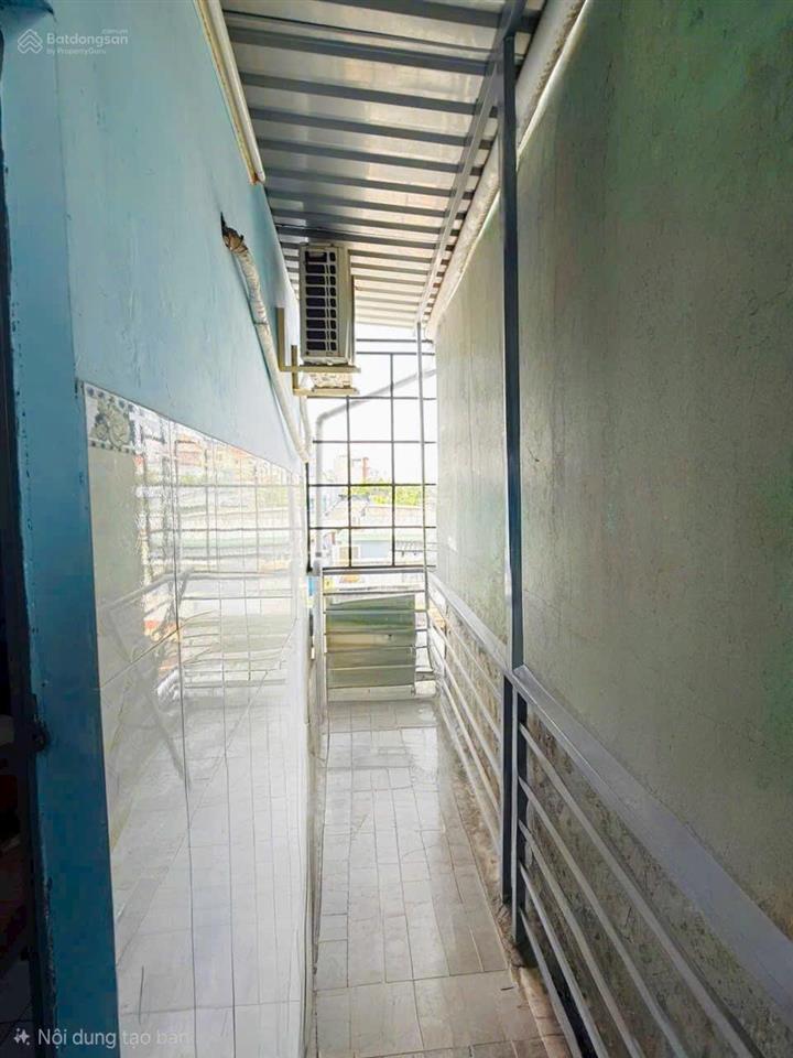 Tôi bán nhà 30 m2, 1 trệt, 2 lầu đúc, quận 7. giá  890 triệu