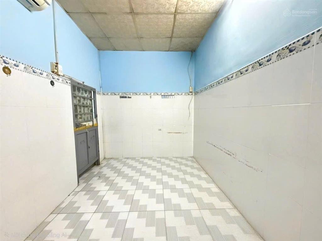 Tôi bán nhà 30 m2, 1 trệt, 2 lầu đúc, quận 7. giá  890 triệu