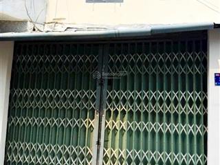 Tôi bán nhà 70 m2 sd, 1 trệt, 1 lầu, xe hơi đậu trước nhà. quận 7, giá 1,65 tỷ