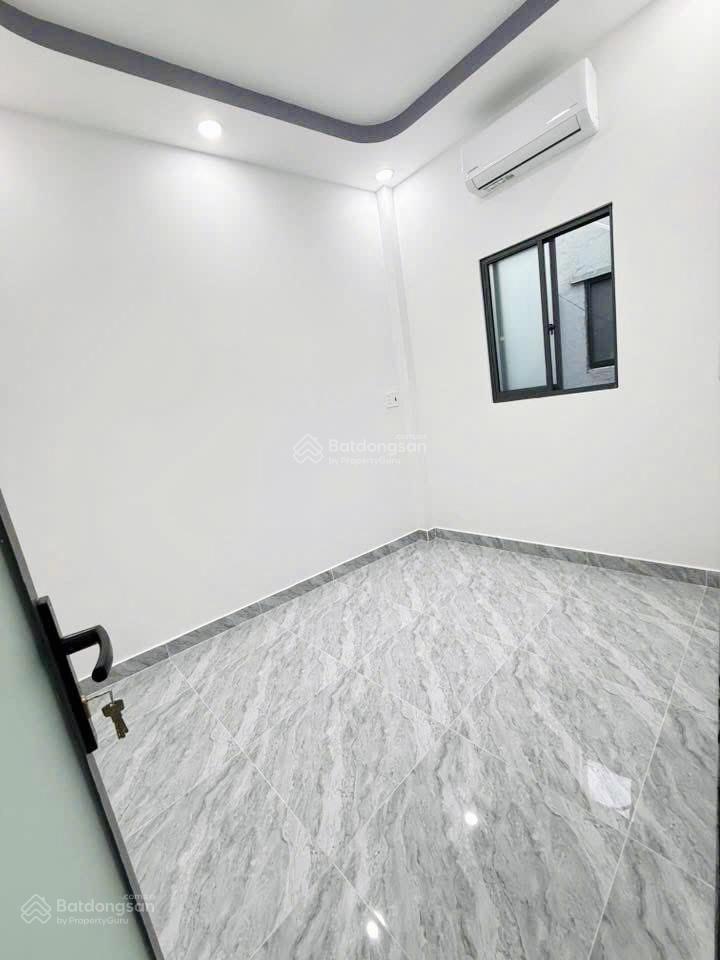 Tôi bán nhà 66 m2 sd, 1 trệt, 1 lầu đúc, tuyệt đẹp, quận 7. giá 1,65 tỷ