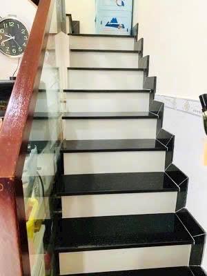Tôi bán nhà 34 m2 sd, 1 trệt 1 lầu, cách hxh 10 m, tuyệt đẹp quận 7, giá 1,19 tỷ