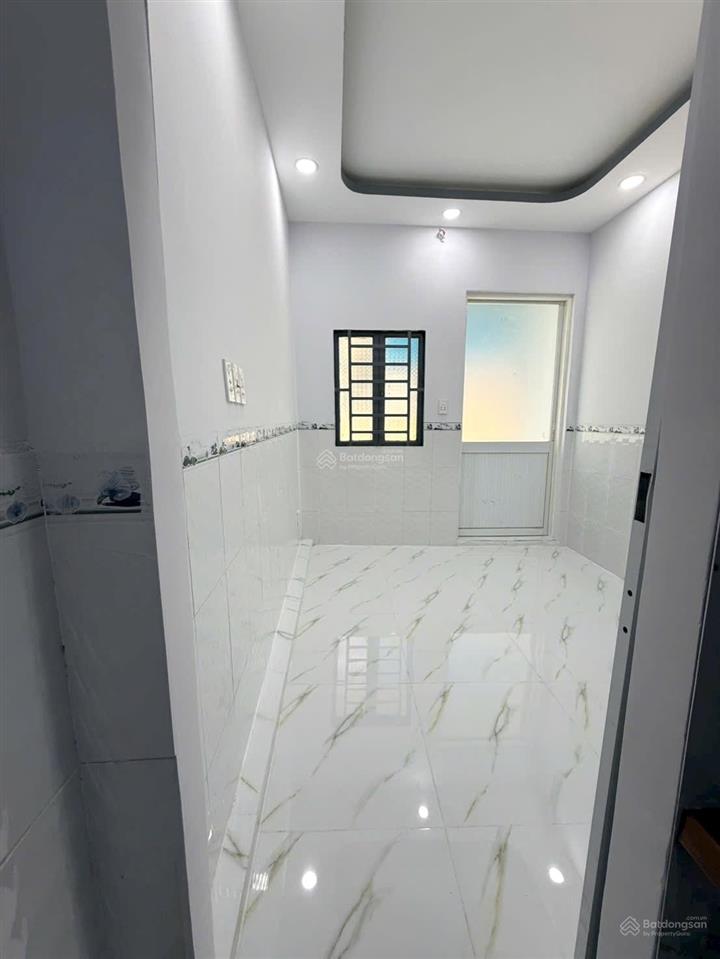 Tôi bán nhà 36 m2 sd, 1 trệt, 1 lầu, mặt tiền 3 m, tuyệt đẹp, quận 7. giá 1,19 tỷ