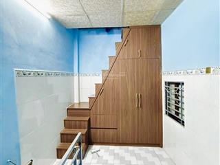 Tôi bán nhà 36 m2 sd, 1 trệt, 2 lầu đúc, giấy tờ hợp lệ. quận 7. giá 790 triệu