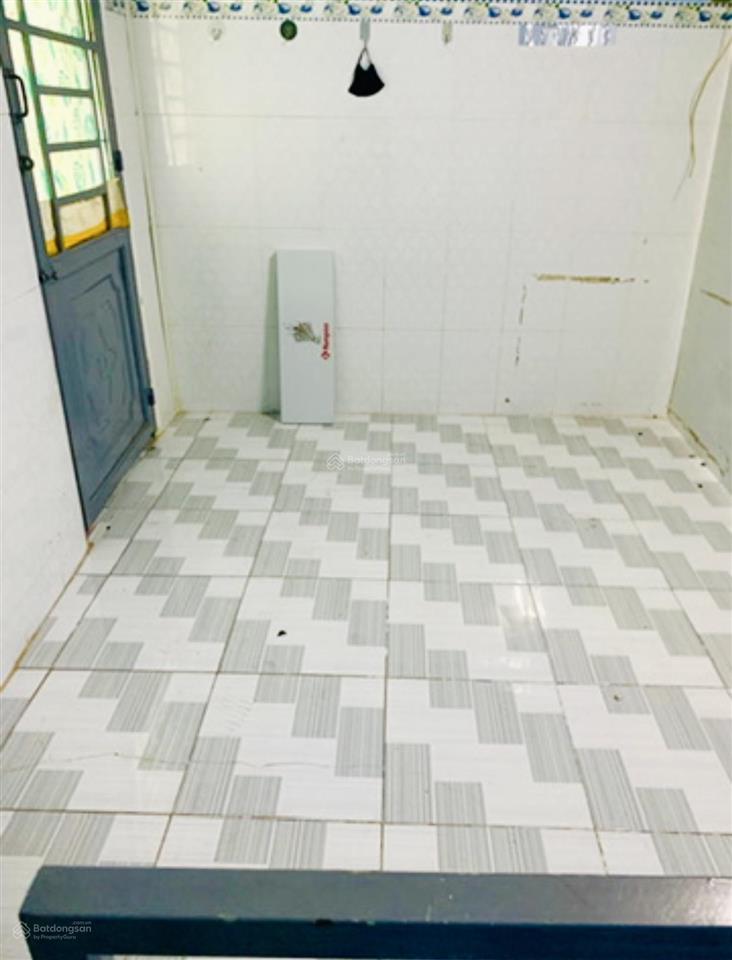 Tôi bán nhà 36 m2 sd, 1 trệt, 2 lầu đúc thật, giấy tờ hợp lệ. quận 7. giá 800 triệu