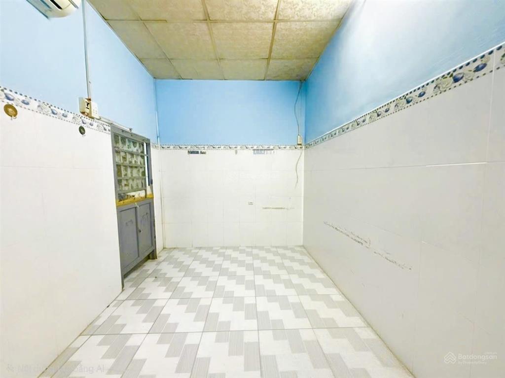 Tôi bán nhà 36 m2 sd, 1 trệt, 2 lầu đúc thật, giấy tờ hợp lệ. quận 7. giá 800 triệu