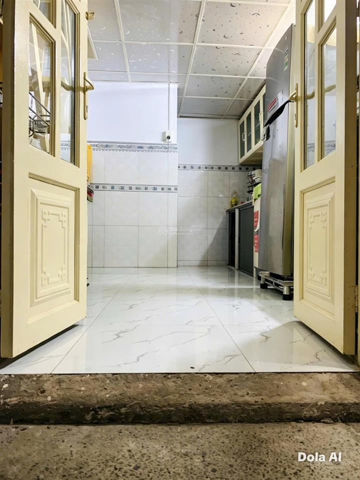 Tôi bán nhà 30 m2 sd, 1 trệt, 1 lầu, tuyệt đẹp, quận 7, giá 849 triệu