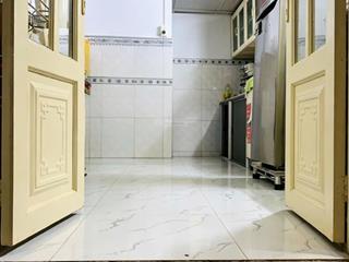 Tôi bán nhà 30 m2 sd, 1 trệt, 1 lầu, tuyệt đẹp, quận 7, giá 849 triệu