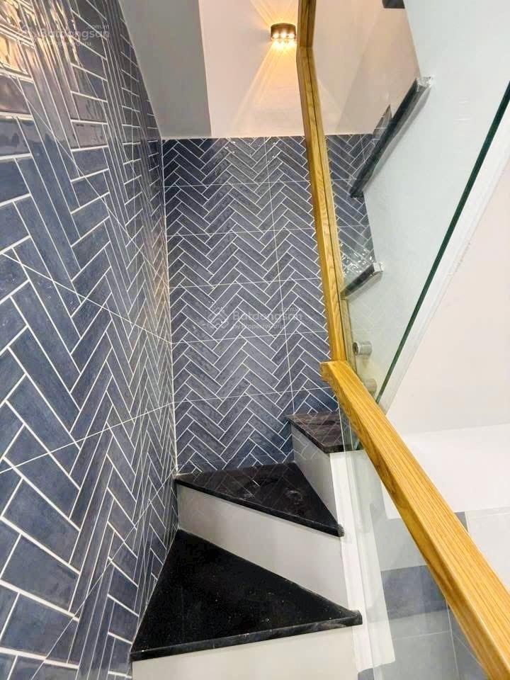 Tôi bán nhà 66 m2 sd, 1 trệt, 1 lầu đúc, tuyệt đẹp, quận 7. giá 1,65 tỷ