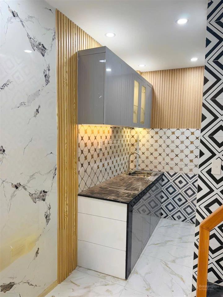 Tôi bán nhà 42 m2 sd, 1 trệt, 1 lầu, mặt tiền hẻm, gần hẻm xe hơi, quận 7, giá 1,48 tỷ