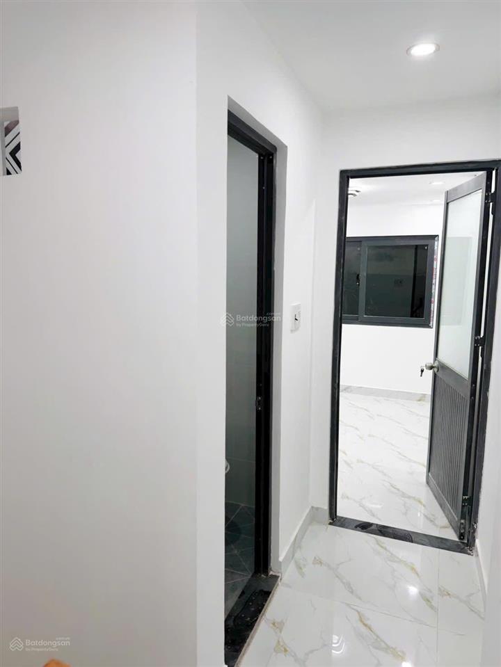 Tôi bán nhà 42 m2 sd, 1 trệt, 1 lầu, mặt tiền hẻm, gần hẻm xe hơi, quận 7, giá 1,48 tỷ