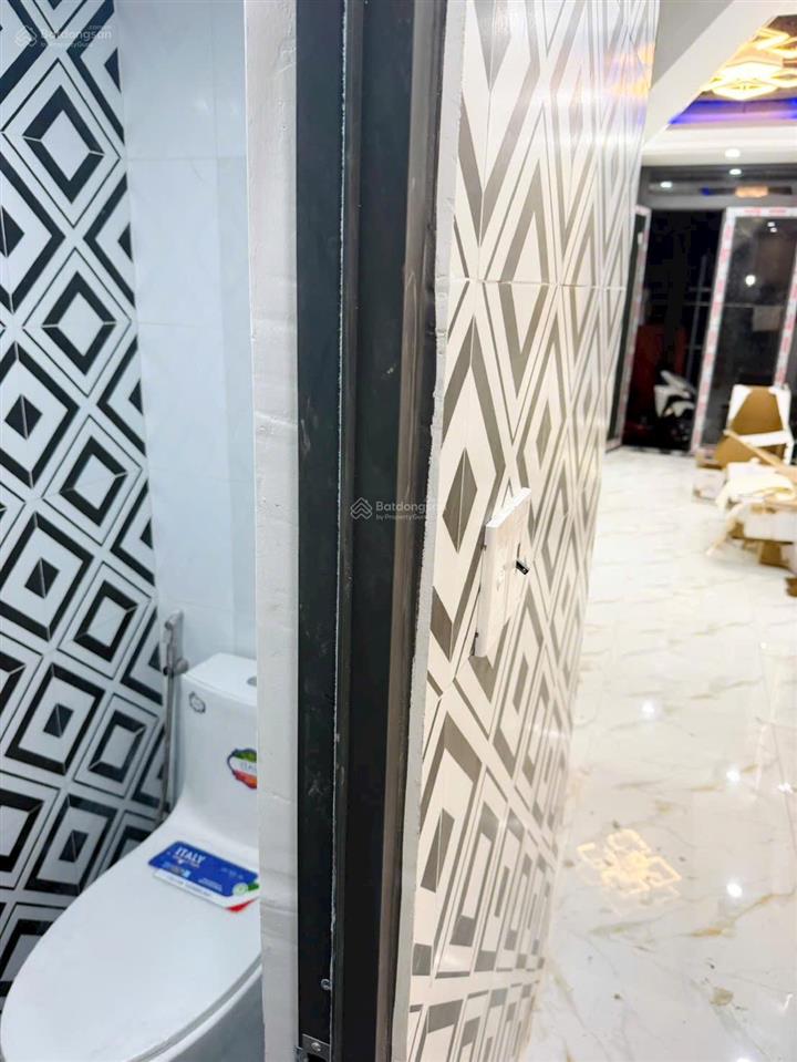 Tôi bán nhà 42 m2 sd, 1 trệt, 1 lầu, mặt tiền hẻm, gần hẻm xe hơi, quận 7, giá 1,48 tỷ