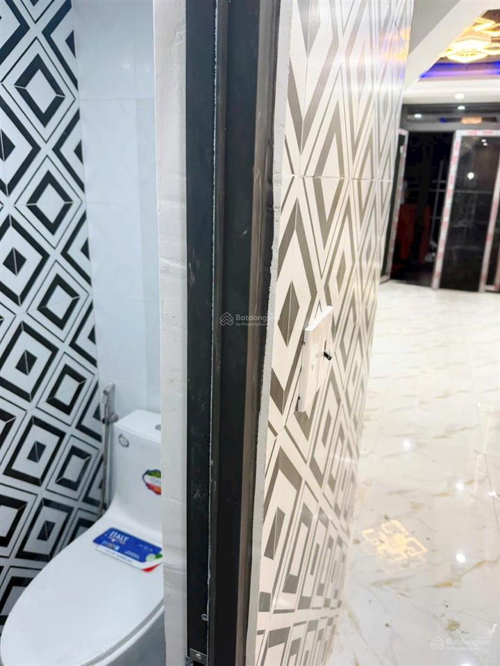 Tôi bán nhà 42 m2 sd, 1 trệt, 1 lầu, mặt tiền hẻm, gần hẻm xe hơi, quận 7, giá 1,48 tỷ